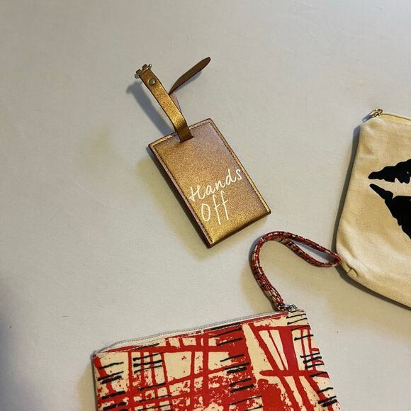 travel accessories - bag tag, cosmetic bags, jewelry carrier - Picture 2 of 9